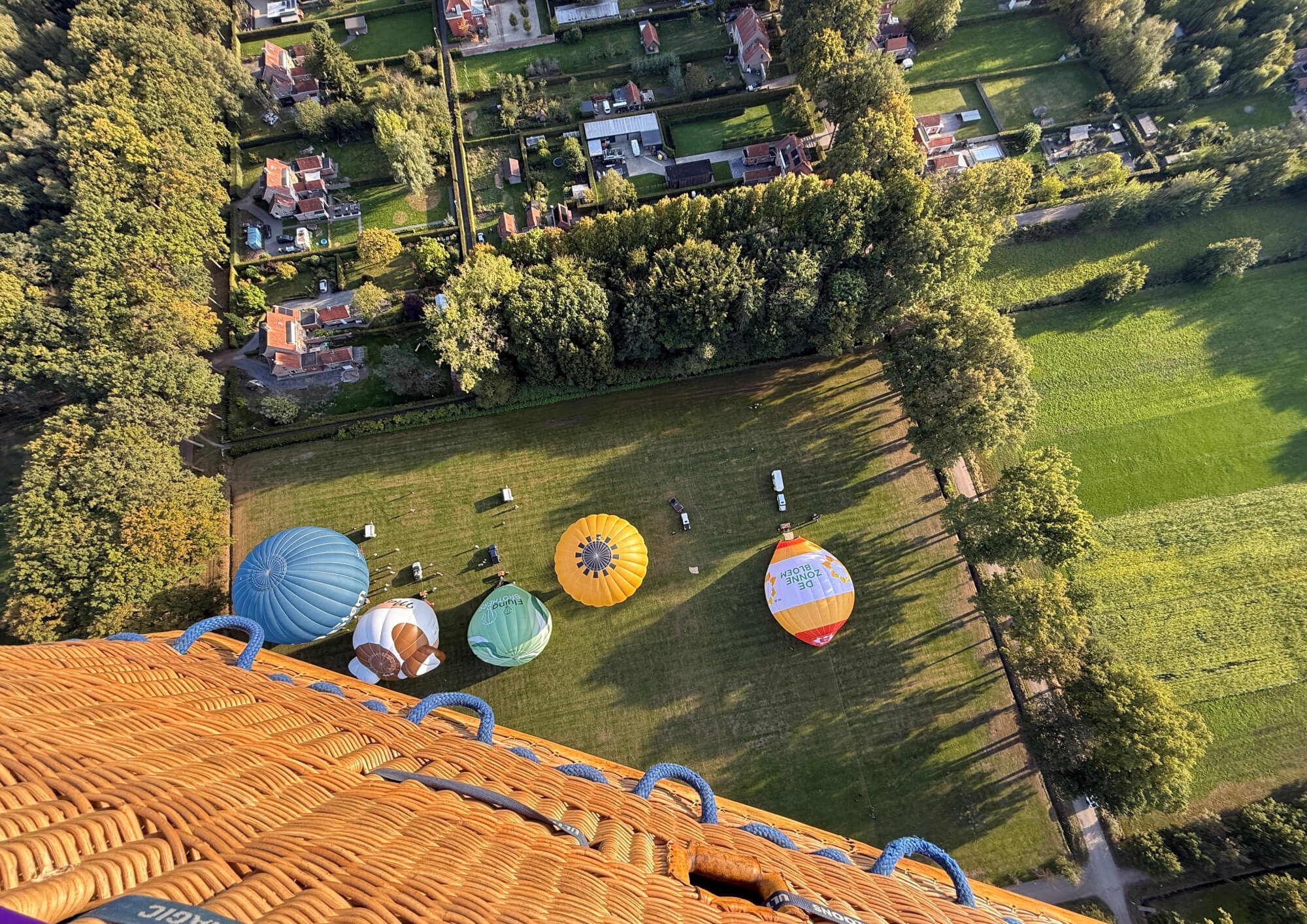 ad ballon luchtballonnen voorpagina