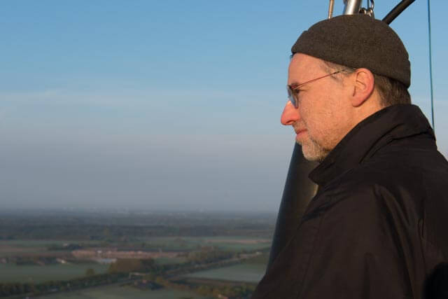 meditatievaart met man ad ballon